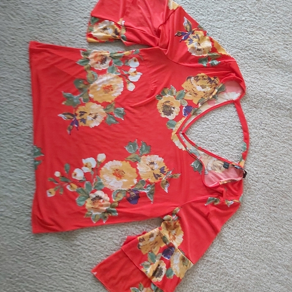 Womens bell sleeve floral top - Picture 1 of 3